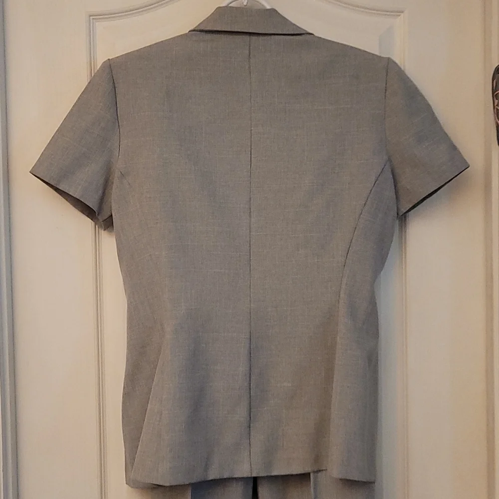 Vintage 1980s Scarlet Pleated Grey Pantsuit with Slit and Button Details - Picture 4 of 16